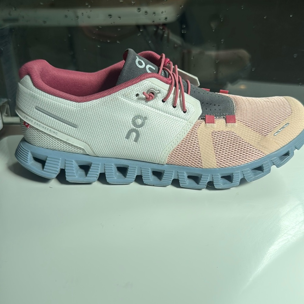 On Running Cloud 5 Shoes